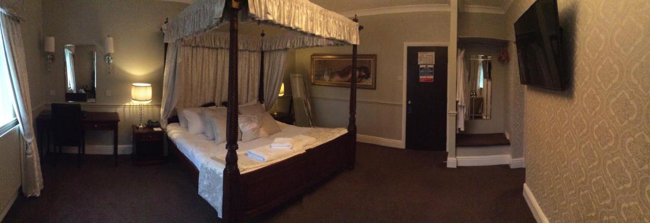 Brackenborough 3*